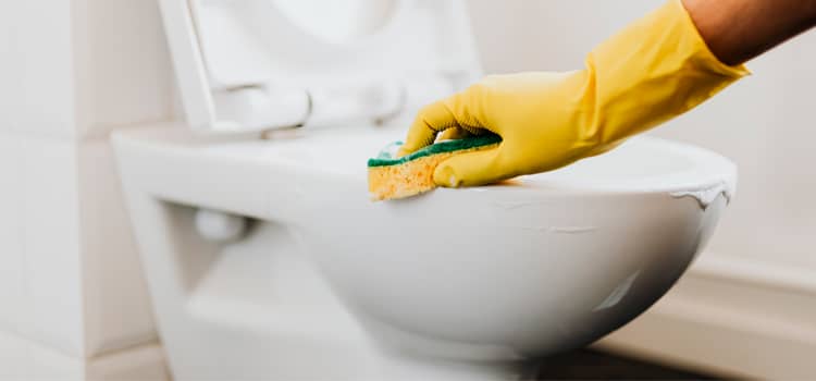 Cómo limpiar un cuarto de baño